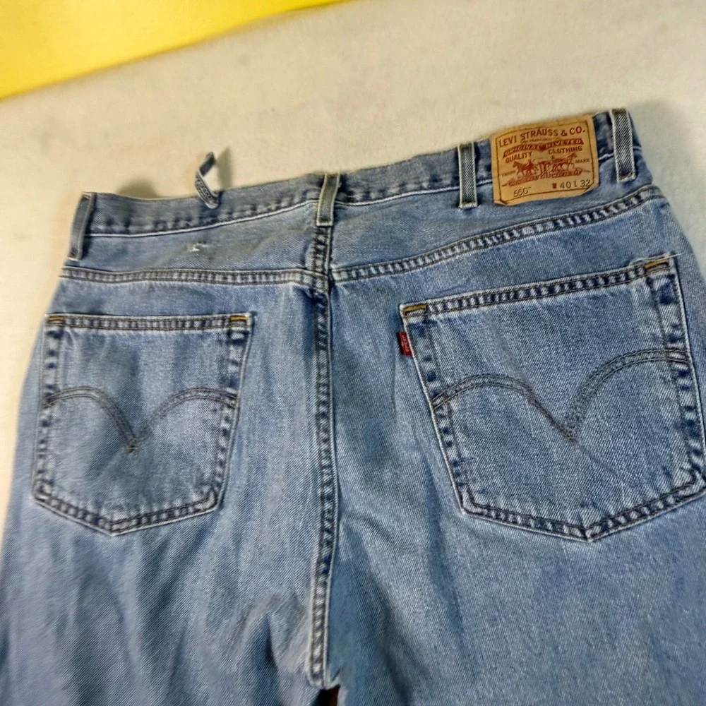 Levis 550 Relaxed Fit Tapered Leg Light Wash Blue Denim Jeans Mens 40x32